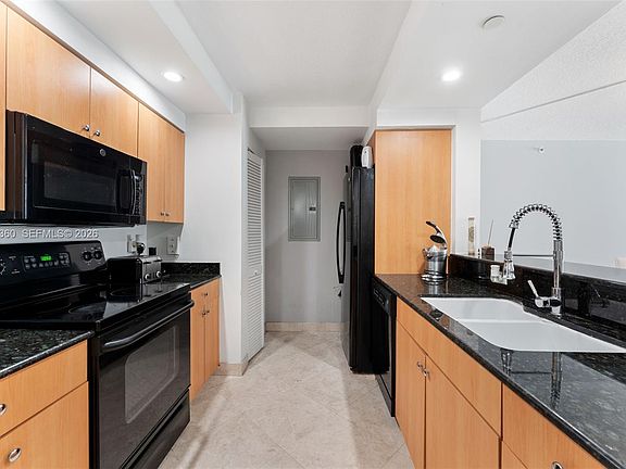 4th image of 6917 Collins Ave APT 607