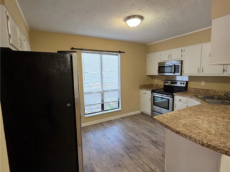7172 Evanston St — Photo 3
