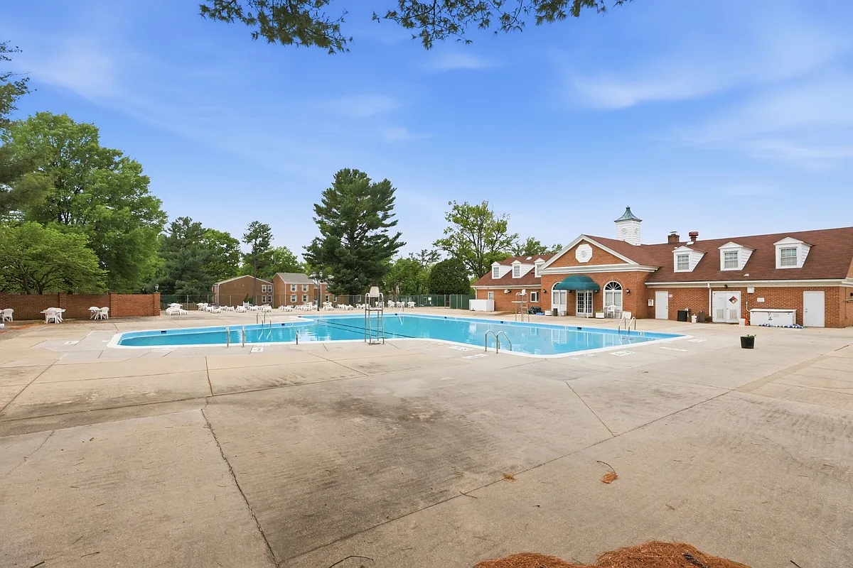 Property Photo - 742 Quince Orchard Blvd #102