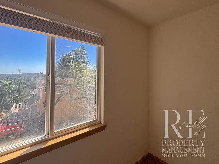 7250 Valley Wood Pl NE — Photo 15