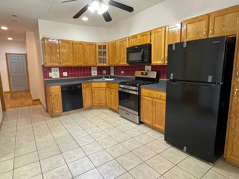 902 N California Ave #1R — Photo 2