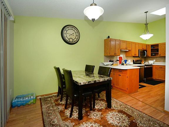 5th image of 405 Upper Wood Way