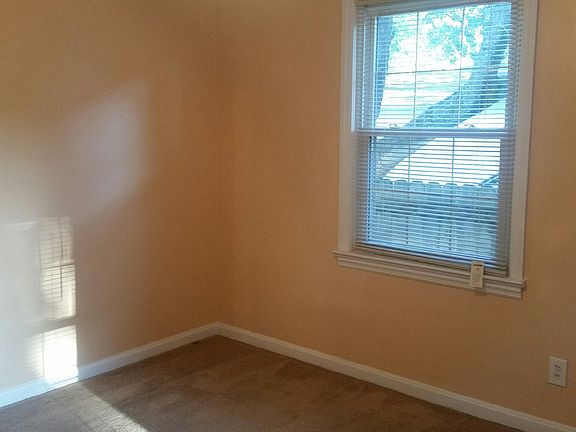 3rd image of 2714 N Evans Ave