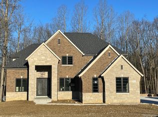 9033 Deerwood Rd, Clarkston, MI 48348