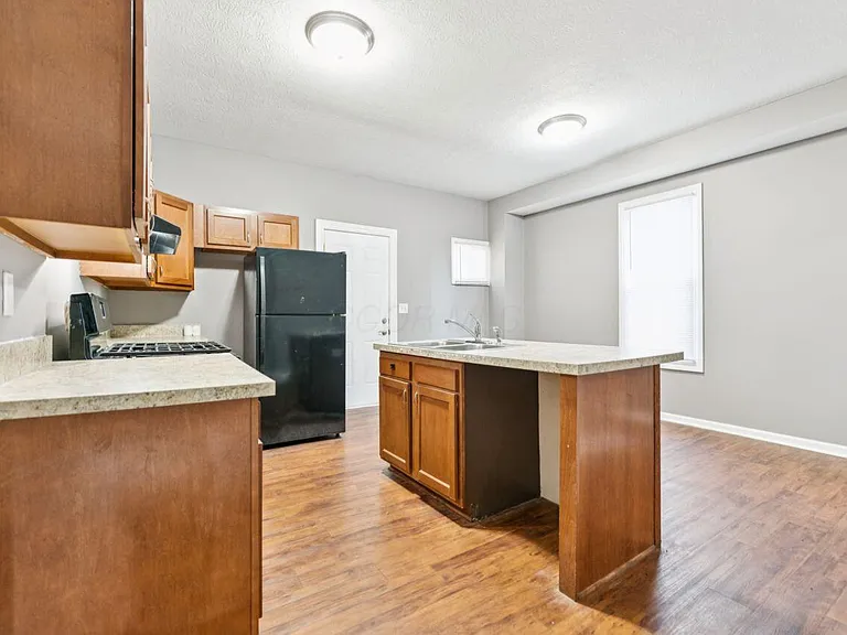 274 E Barthman Ave — Photo 18