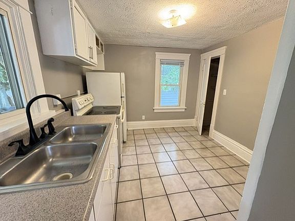 4th image of 325 Para Ave