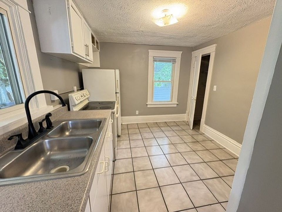 1st image of 325 Para Ave #0