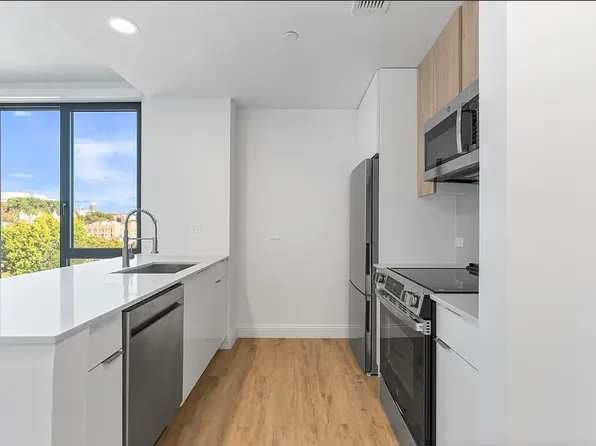 300 West 136th Street image 7 of 17