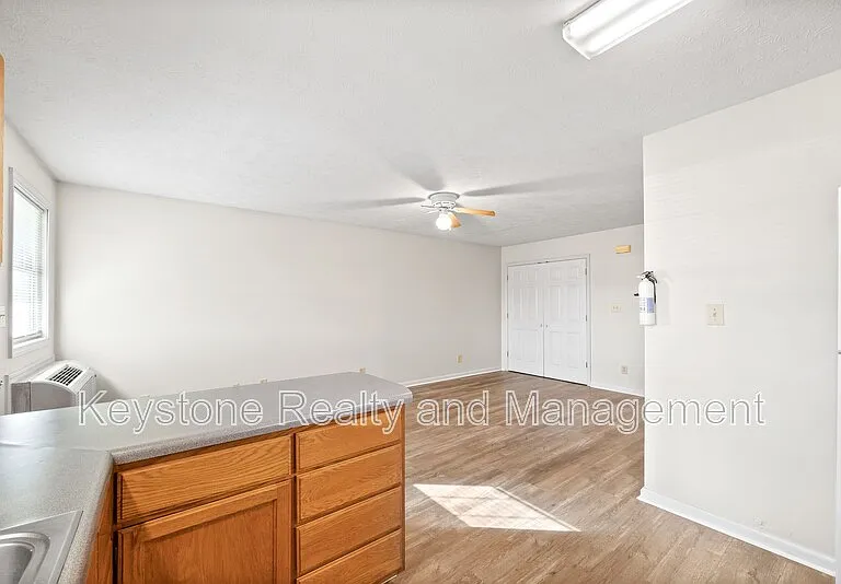 280 Thompsonville Ln #C — Photo 6