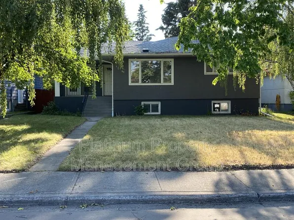 11 Creston Cres NW, Calgary, AB T2M 4J9