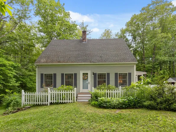 31 Riverside Farm Drive, Lee, NH 03861