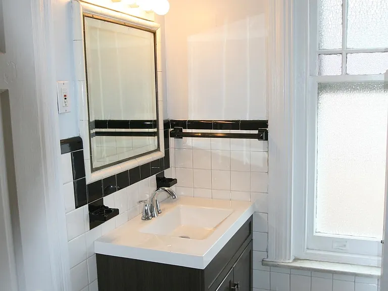 420 W School House Ln #2R — Photo 10