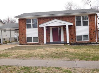 12043 Wesmeade Dr, Maryland Heights, MO