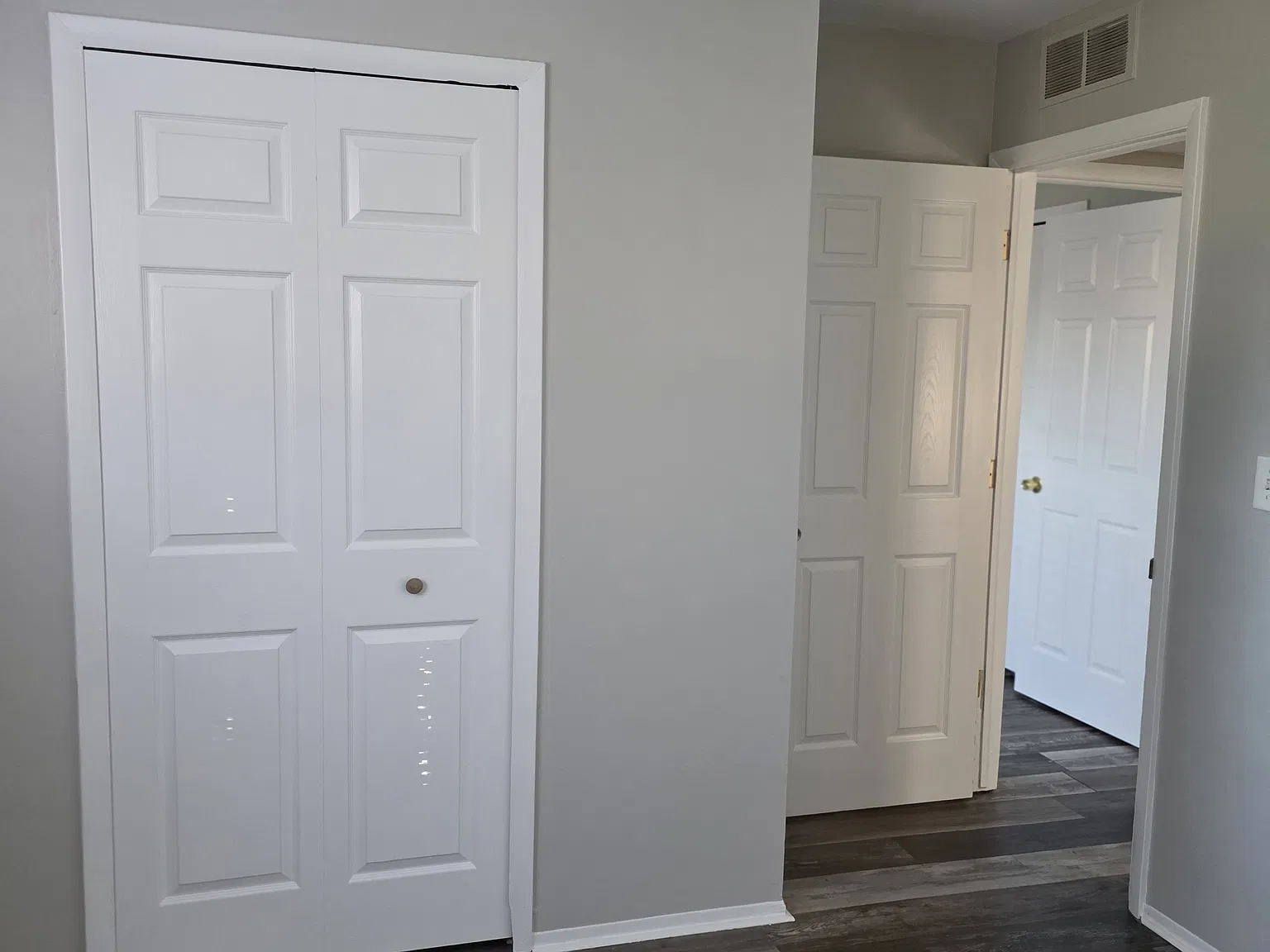 3 bed, 1100 sqft, $1,670 — Photo 3
