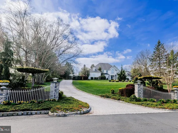 6 Brookside Dr, Titusville, NJ 08560