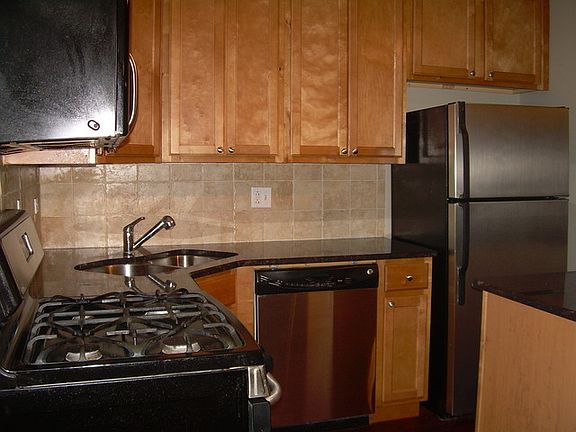 5th image of 2524 W Foster Ave APT 101