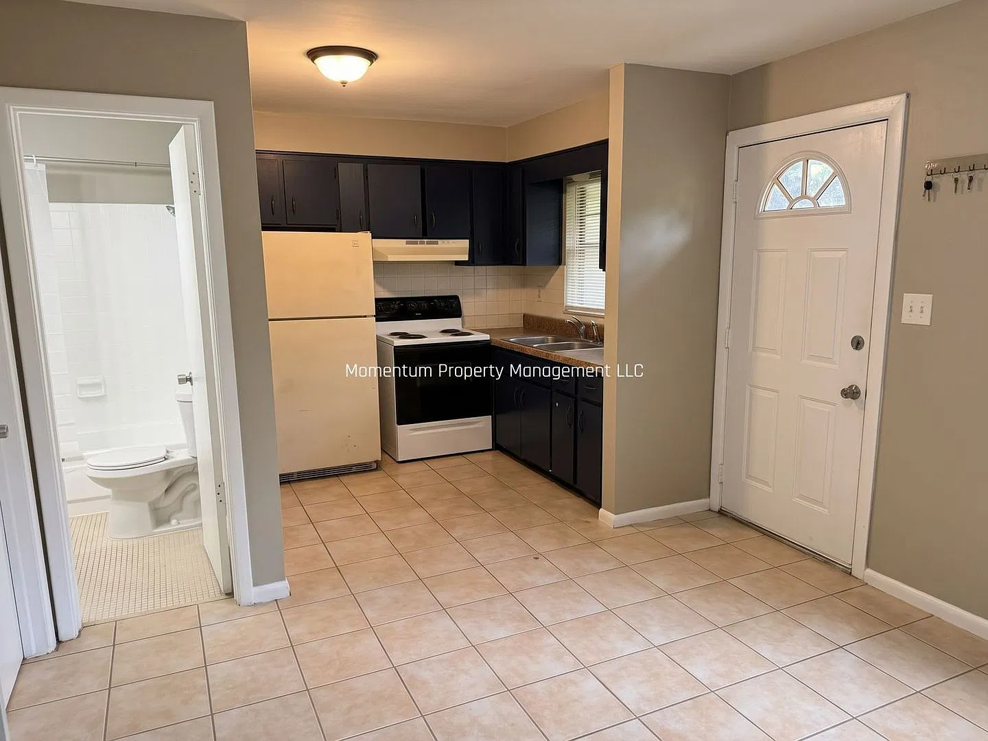 1118 E 124th Ave Unit C Tampa, FL 33612 — Photo 2