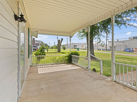 5th image of 117 Moore Dr