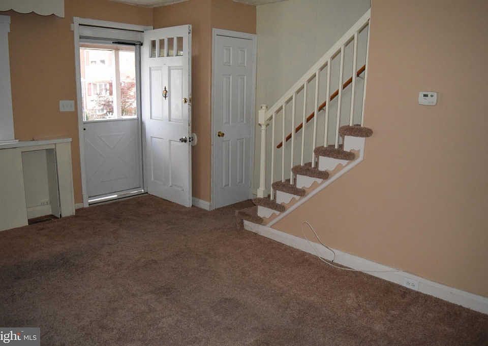 2nd image of 348 Magnolia Ter
