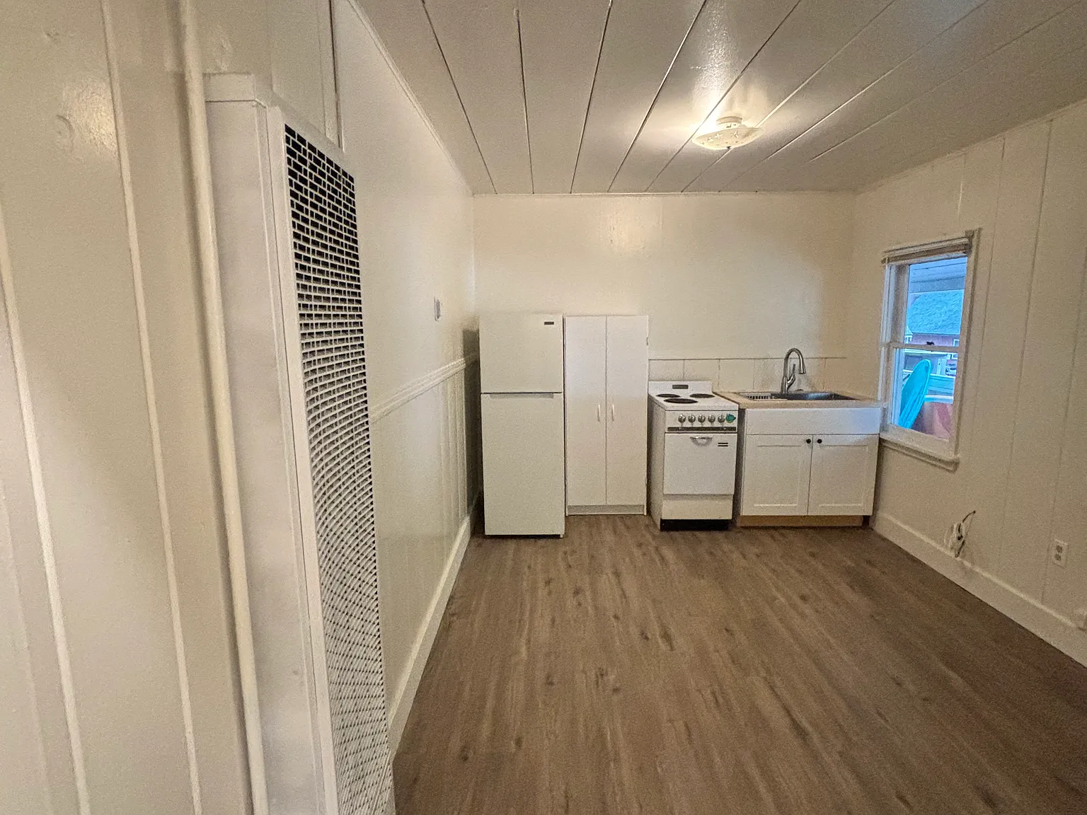 Studio, 250 sqft, $1,350 — Photo 4