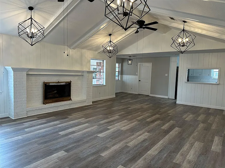 4821 Burning Tree Dr — Photo 10
