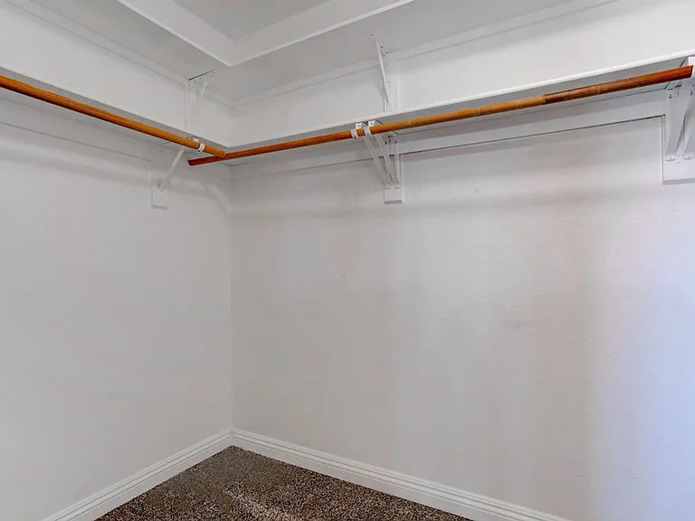 809 Royal Birch Ln — Photo 37