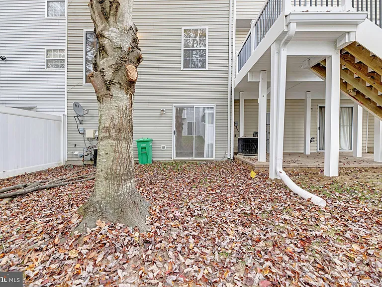 2406 Lemontree Ln — Photo 19