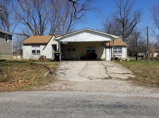 319 W Joe Davis St, El Dorado Springs, MO 64744