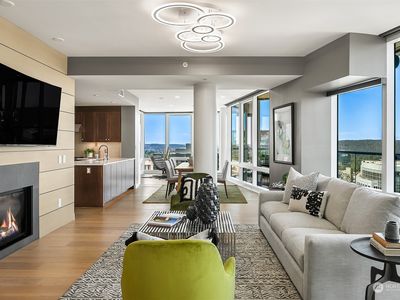 500 106th Avenue NE #3805, Bellevue, WA, 98004
