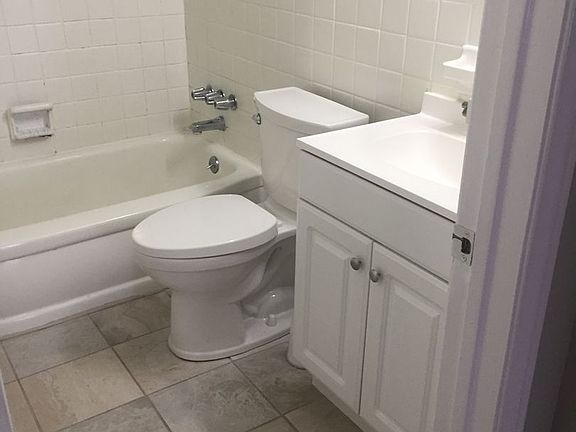 4th image of 1326 E Lincoln Ave