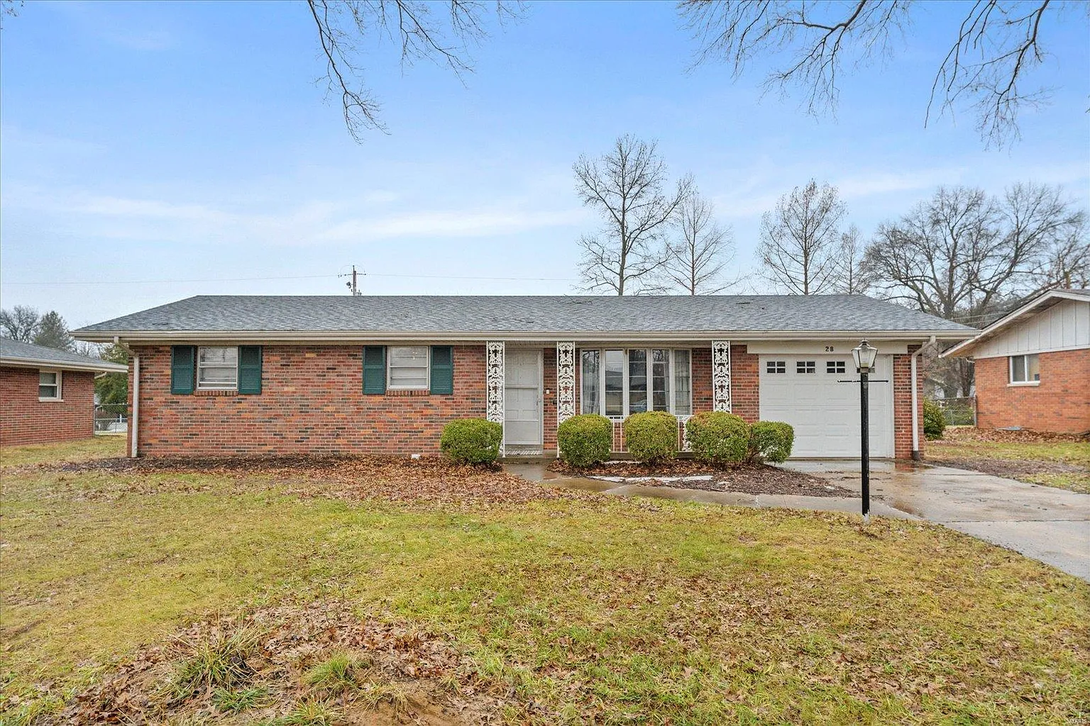 28 Blackburn Dr photo 1