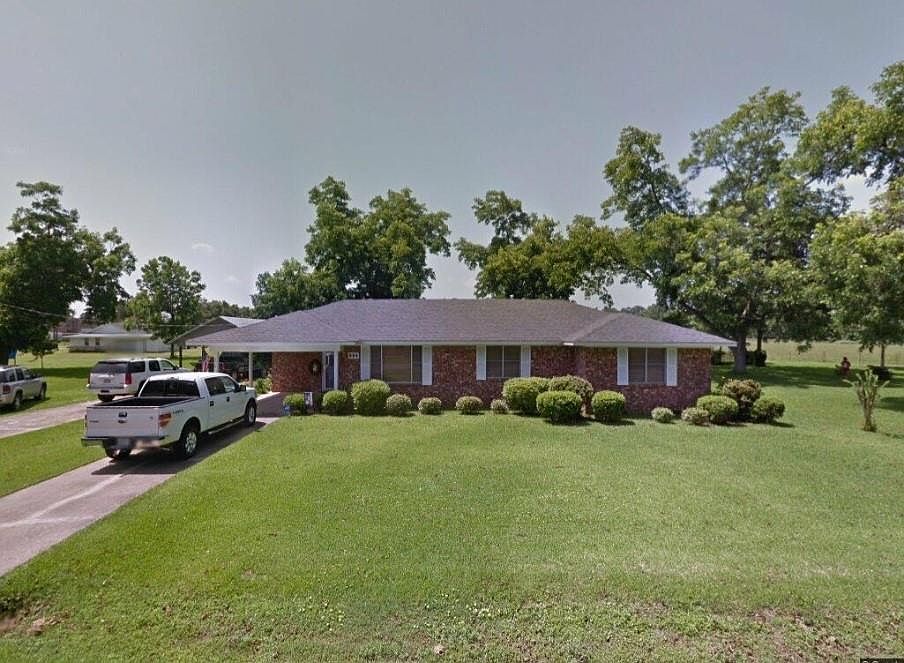 1st image of 944 Lovers Ln