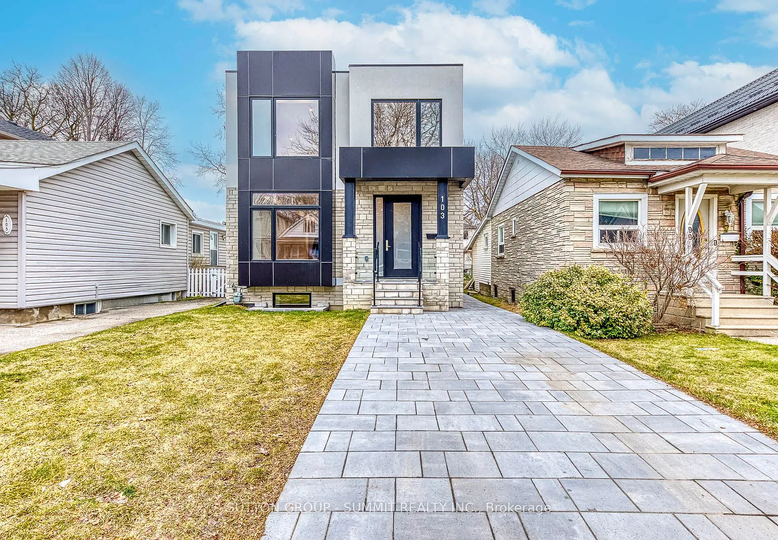 4 bed, $5,850 — Photo 1