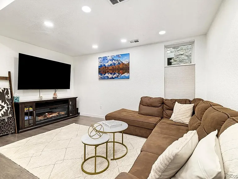 845 Mariposa St — Photo 4