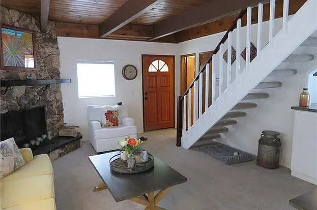 776 Lords Ln — Photo 3