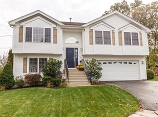 4 Emilys Way, North Providence, RI 02904