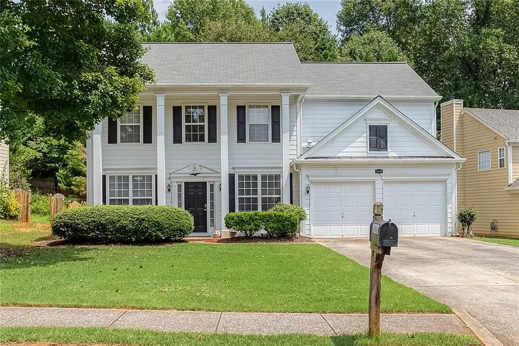 4 bed, 3.0 bath, 2355 sqft, $2,450 — Photo 1