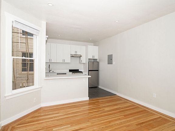 3rd image of 835 Pine St APT 14
