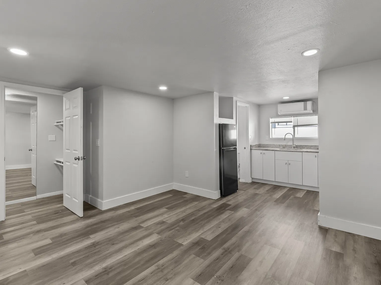 618 Sudderth Drive - B — Photo 4