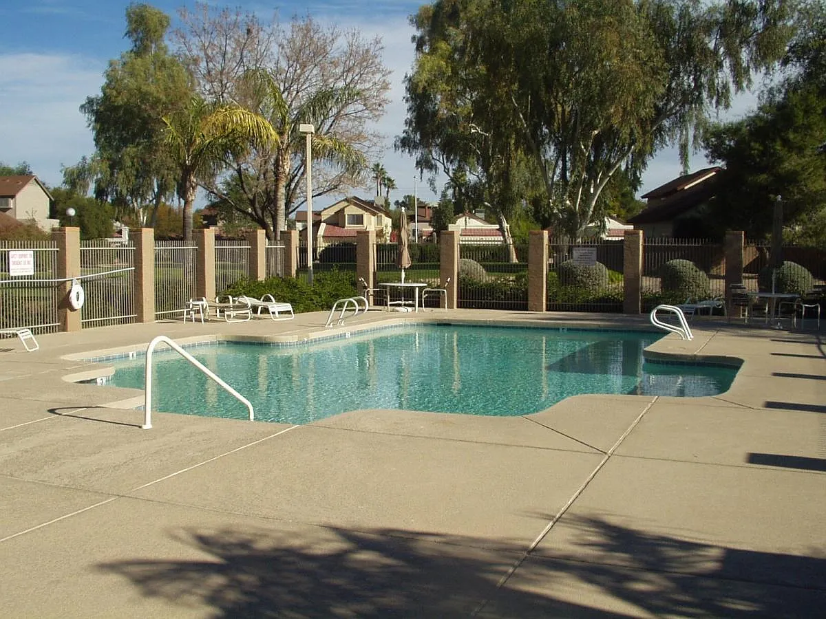 3 bed, 2.5 bath, 1620 sqft, $2,150 — Photo 2