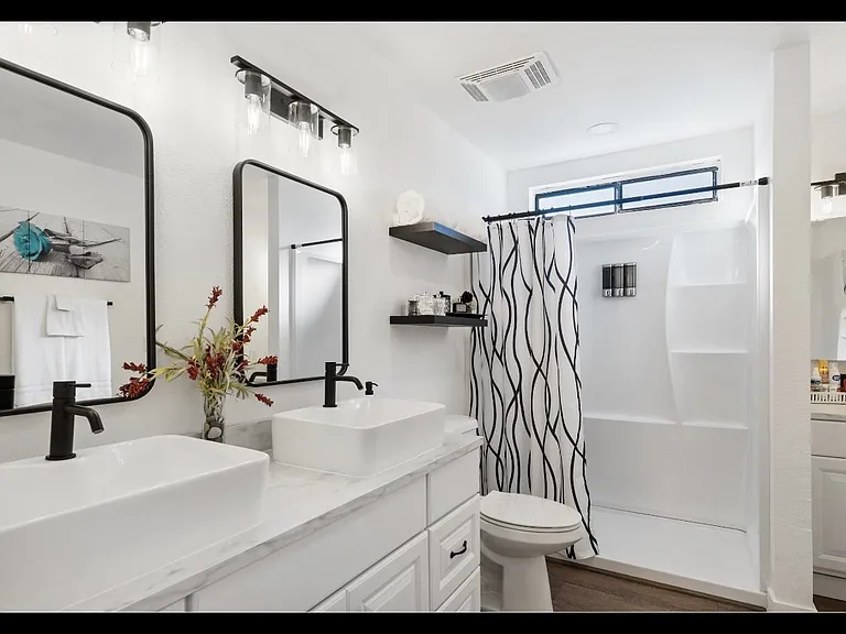 712 Glen Abbey Cir — Photo 12