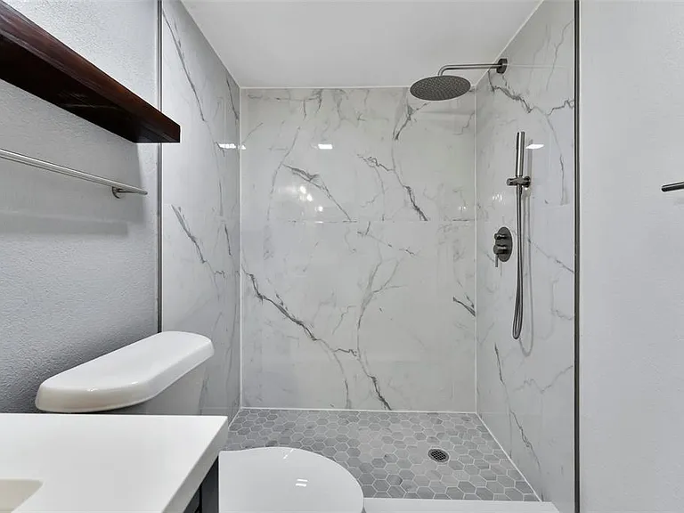 9940 7th Way N #101 — Photo 32
