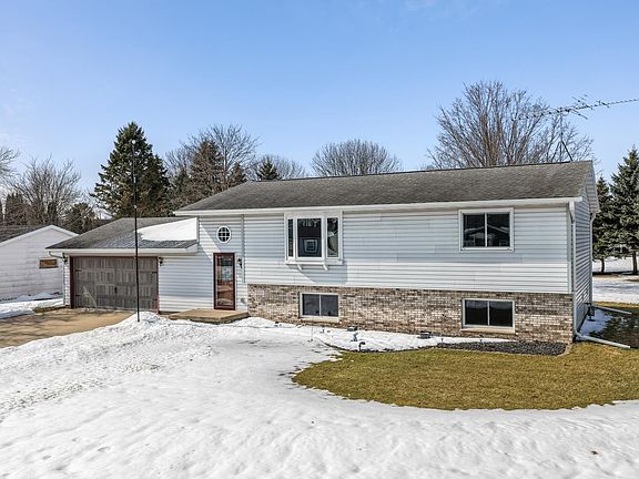 2nd image of 620 Sunrise Dr