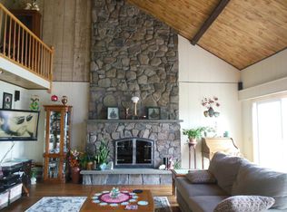 17 Vandine Rd, Beach Lake, PA 18405