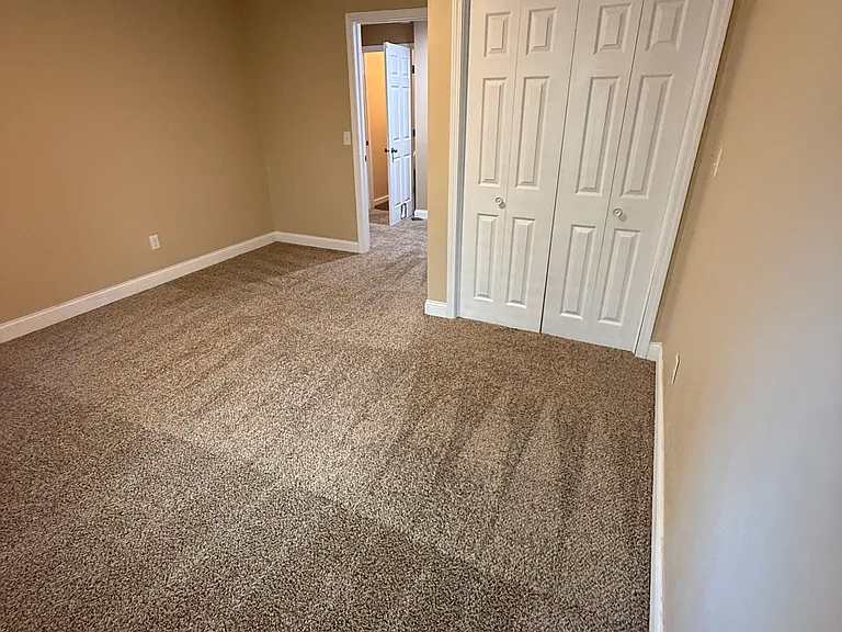 2801 E Diehl Ave — Photo 15