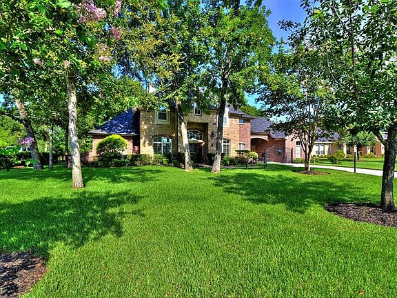 2nd image of 2615 Creektrail Ln