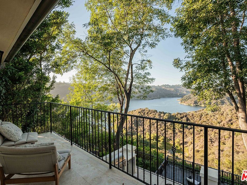 1st image of 1900 Bel Air Rd