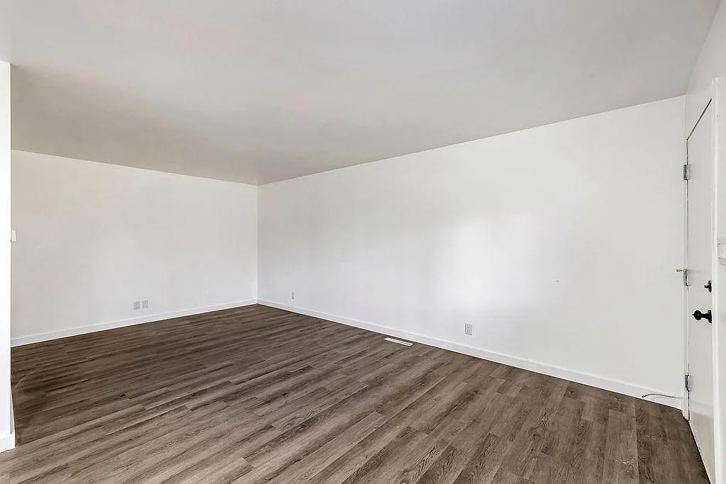 190 Wilson Drive — Photo 3