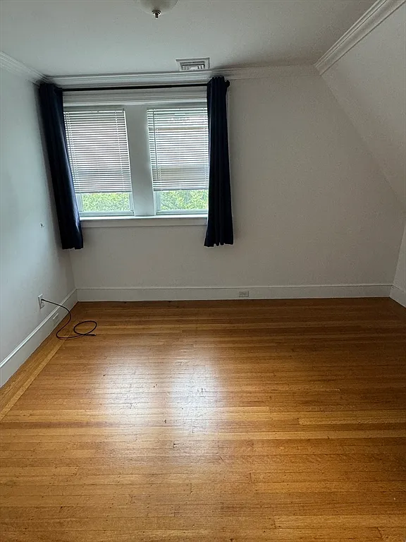 3 bed, 2.0 bath, 1600 sqft, $4,200 — Photo 4