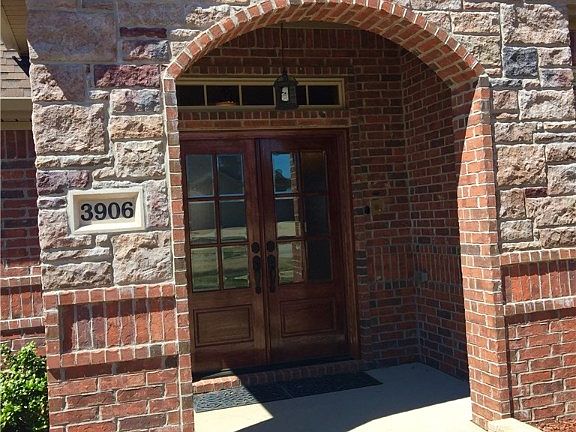 2nd image of 3906 SW Hollowbrook St